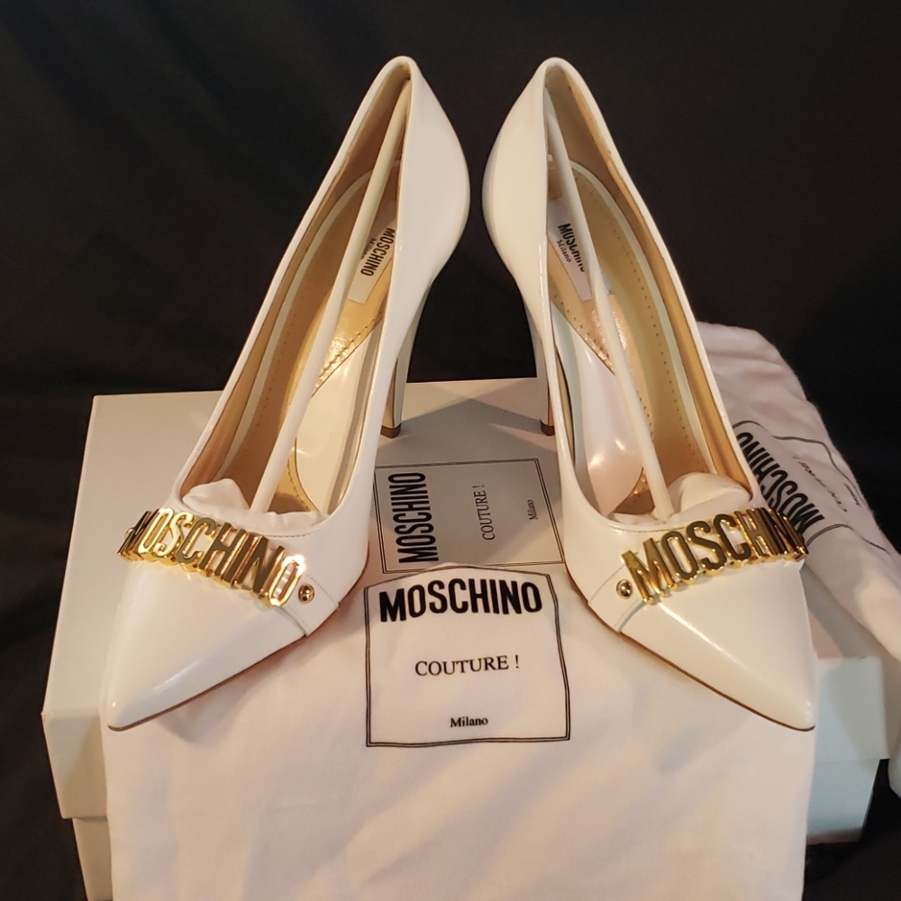 Moschino Logo Pumps